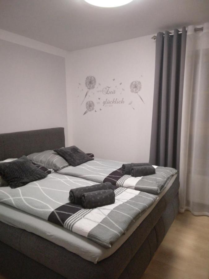 Moderne Ferienwohnung in Schwandorf Exterior foto